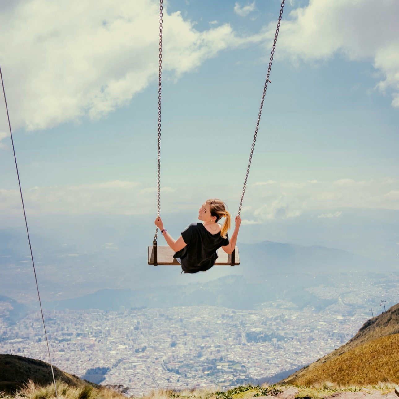 Et si vous vous écoutiez enfin ? Retrouver la joie de vivre et la légèreté dans votre vie, c'est possible ! Clarté, alignement, besoin de sens, vous en êtes capable !